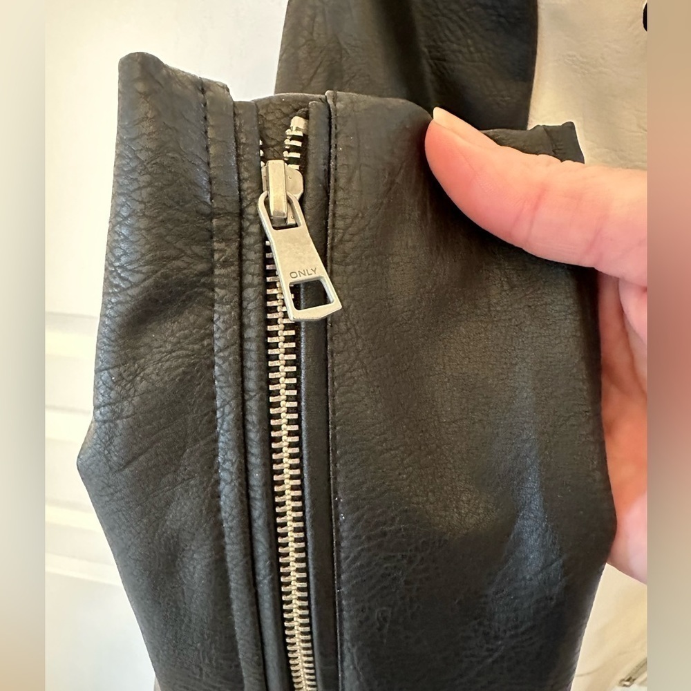 Only vegan leather biker black/white extra small - Picture 5 of 6
